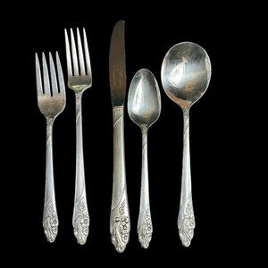 Oneida Community EVENING STAR Silverware Flatware 42 piece set Silver-plat 1950s
